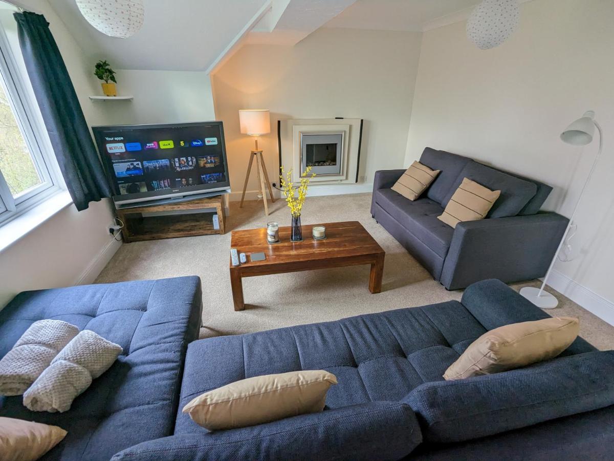 Large Apartment With Parking Guildford Esterno foto